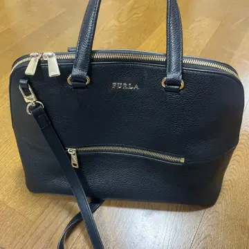 FURLA 블랙 가죽 핸드백