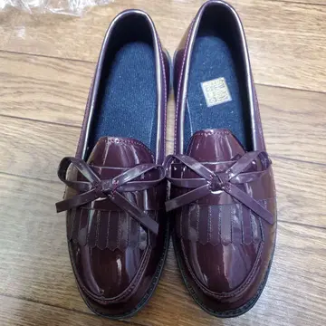 리본 포함 버건디 로퍼