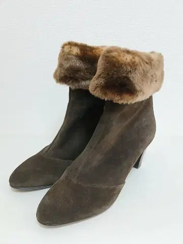 미사용급 REGAL 리걸 23cm 다크 브라운 퍼 커프 부츠