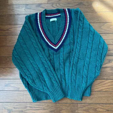 맨싱 그린 케이블 니트 V넥 스웨터