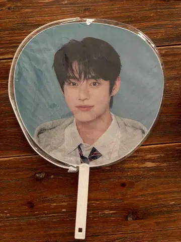 ZEROBASEONE zb1 김지웅 부채