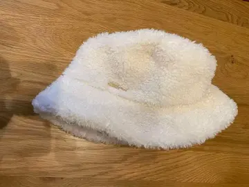 FURLA 버킷햇 아이보리