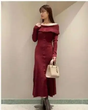 [크리스마스에 딱 맞는] SNIDEL 오프숄더 니트 원피스 00