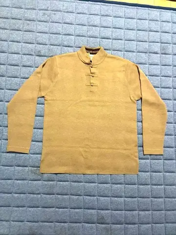 브라운 스탠드 카라 니트 스웨터