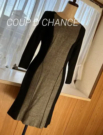 COUP DE CHANCE 세로 절개 성숙한 원피스
