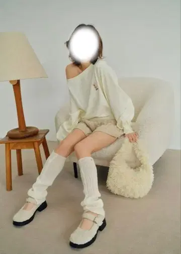 LILYBROWN 전개 니트 숏팬츠 슬릿 레그 워머