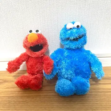 엘모와 쿠키 몬스터 봉제 인형 세트