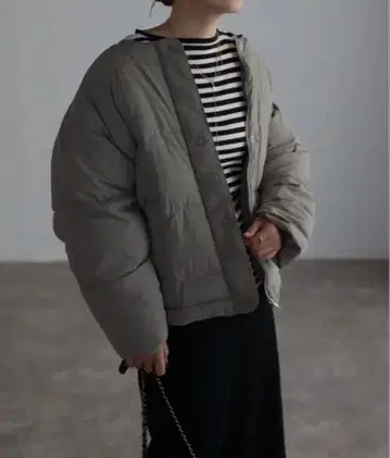 카키 다운 자켓 FREE 사이즈