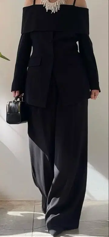 더블 스탠다드 클로징 Sov. 오프숄더 팬츠