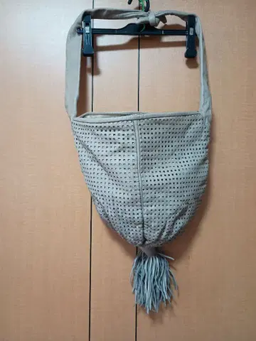 메쉬 디자인 숄더백 베이지