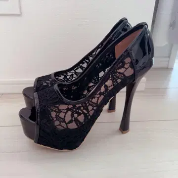 (미사용 완판템) 메쉬 자수 캬바쿠라 힐 펌프스