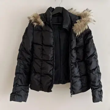 UNTITLED 블랙 다운 자켓 후드 부착