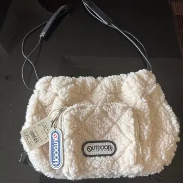 택 포함 새상품 OUTDOOR 보아 숄더백