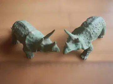 그린 컬러 트리케라톱스 2체 세트