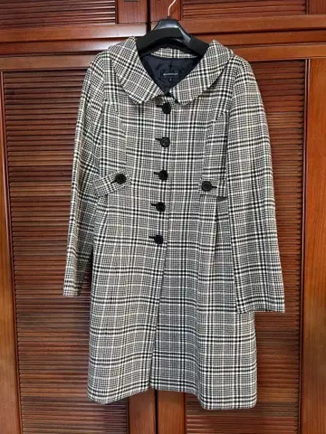 QUEENS COURT 체크 무늬 코트