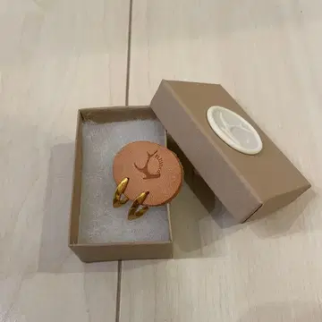 플뤼에 라바 귀걸이 골드