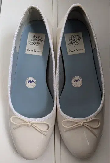 에마 프란시스 발레 슈즈 에나멜 화이트 23cm