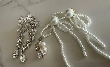 크리스탈과 펄 귀걸이