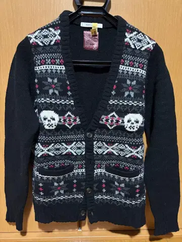 마크앤로나 스컬 패턴 블랙 니트 가디건 M