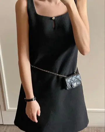 Neonhitch 슬리브리스 원피스 블랙