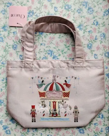 Cat's Whiskers 토트백