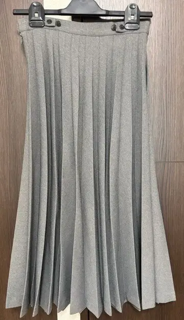 [ 새상품급 ] beams boy 그레이 플리츠 스커트 무릎 아래 길이