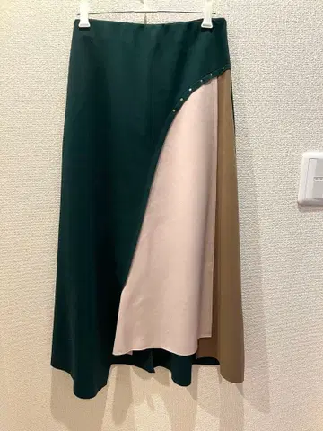 플레어 스커트 다크 그린 비대칭