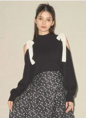 새상품 숄더 리본 니트탑 오프숄더 오픈 숄더 모헤어