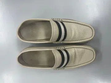 BALLY 아이보리 가죽 로퍼