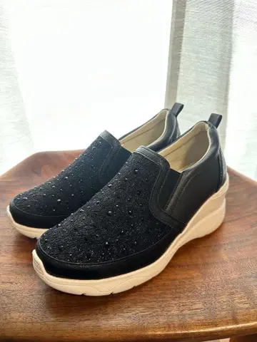 인힐 라메 스톤 경량 슬립온 스니커즈 / 메탈 루즈