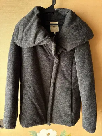 ikka 그레이 후드 부착 자켓 충전솜