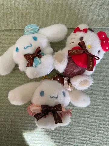 산리오 발렌타인 GODIVA 봉제 인형