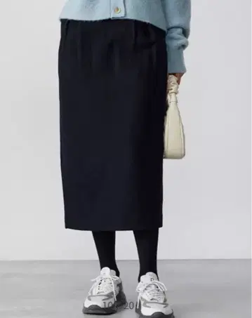 택 포함 새상품 M7days 부클레 저지 스커트 네이비 사이즈 2