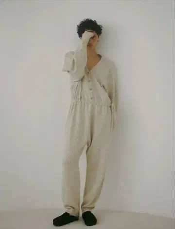 ETRE TOKYO V넥 니트 올인원