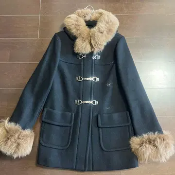 JUSGLITTY 블랙 퍼 후드 더플 코트