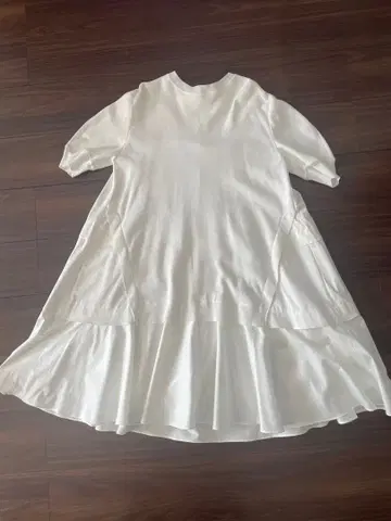 ADEAm 화이트 반팔 드레스 S 사이즈