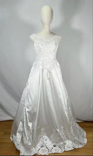 Avica 화이트 웨딩 드레스