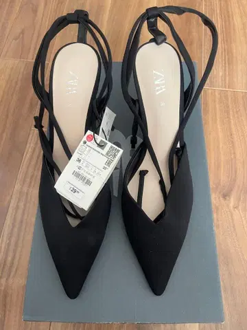 ZARA 블랙 스트랩 하이힐 36