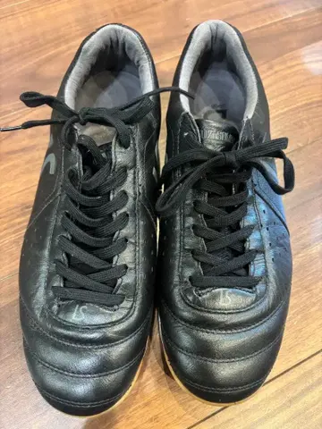 루스이슨 브라 풋살화 27.0cm