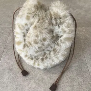 The Bagmati 자바그마티 퍼 킨차쿠 퍼 백