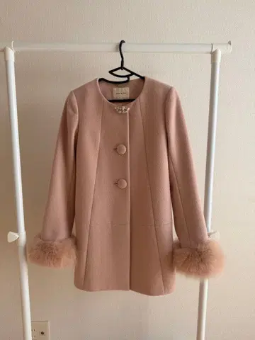 데뷔 피오레 사에코 씨 코트