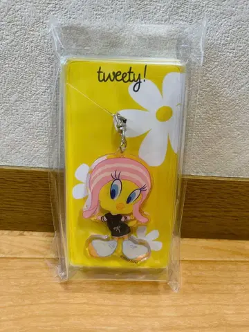 TWEETY x IU 아크릴 키링 ver.2