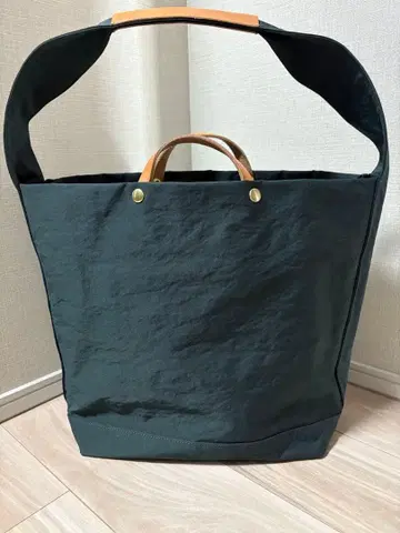 다크 그레이 토트백