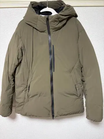 beauty&youth 코마츠마테레 나일론 ALLIED 다운 자켓