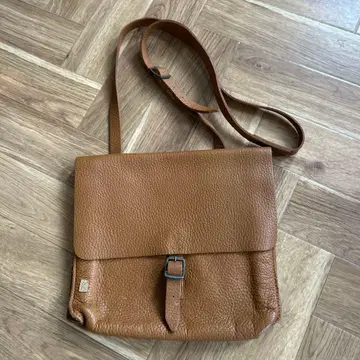 KOOS 브라운 가죽 숄더백