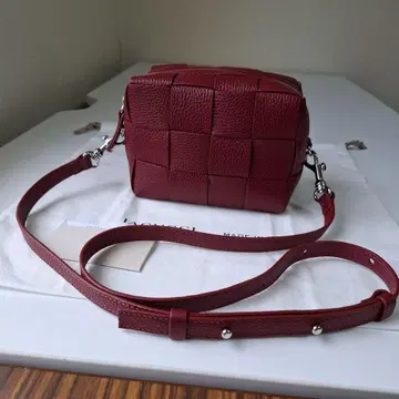 이아쿠치 벨타 XXS CERVO 이번 시즌 2025 보르도 숄더백