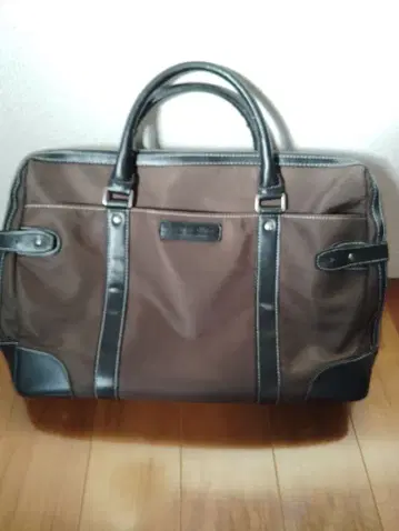 Traditional&Custom 비즈니스 백 브라운 숄더 벨트 포함