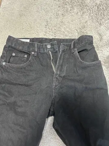 ZARA 블랙 스트레이트 데님 팬츠