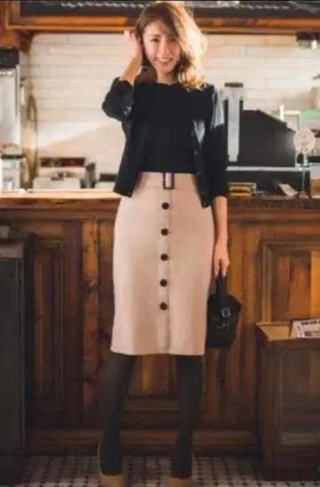 저스길리티 가디건 포함 스칼라넥 니트 원피스