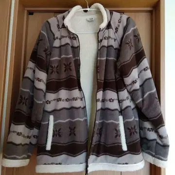 PIKO 브라운 계열 플리스 자켓 보아